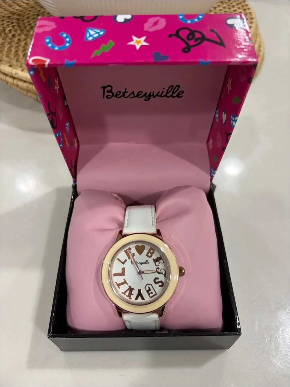 NIB Betsey Johnson White and Pink Accent Betseyville Logo Watch
